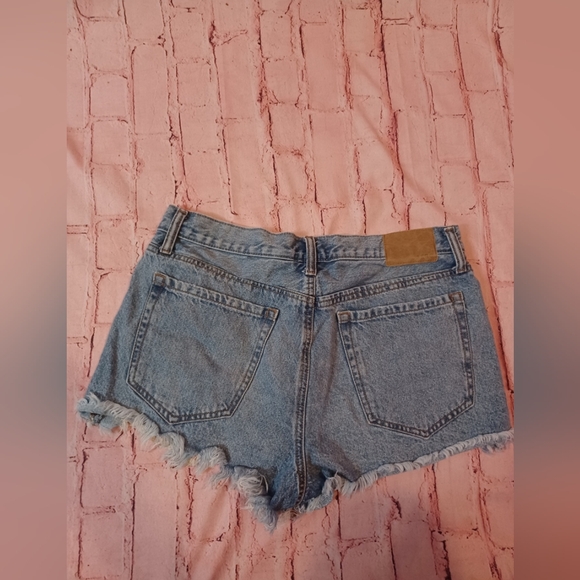 EUC Aeropostale High Rise Jean Shorts Size 10 - Picture 2 of 9